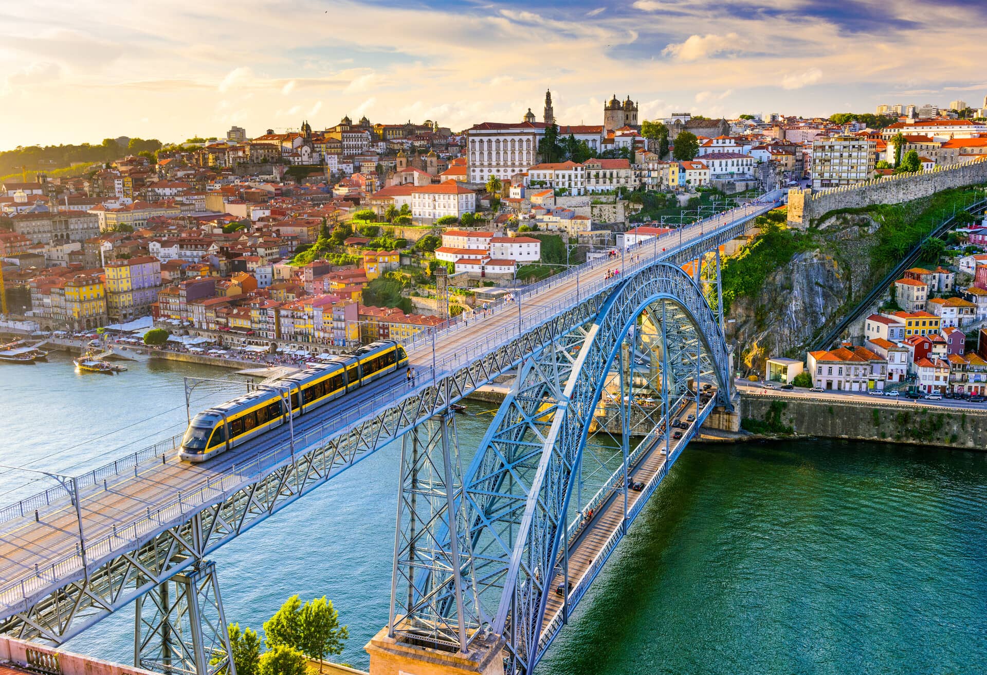 City view in Portugal on the Douro river and the Ponte Luís