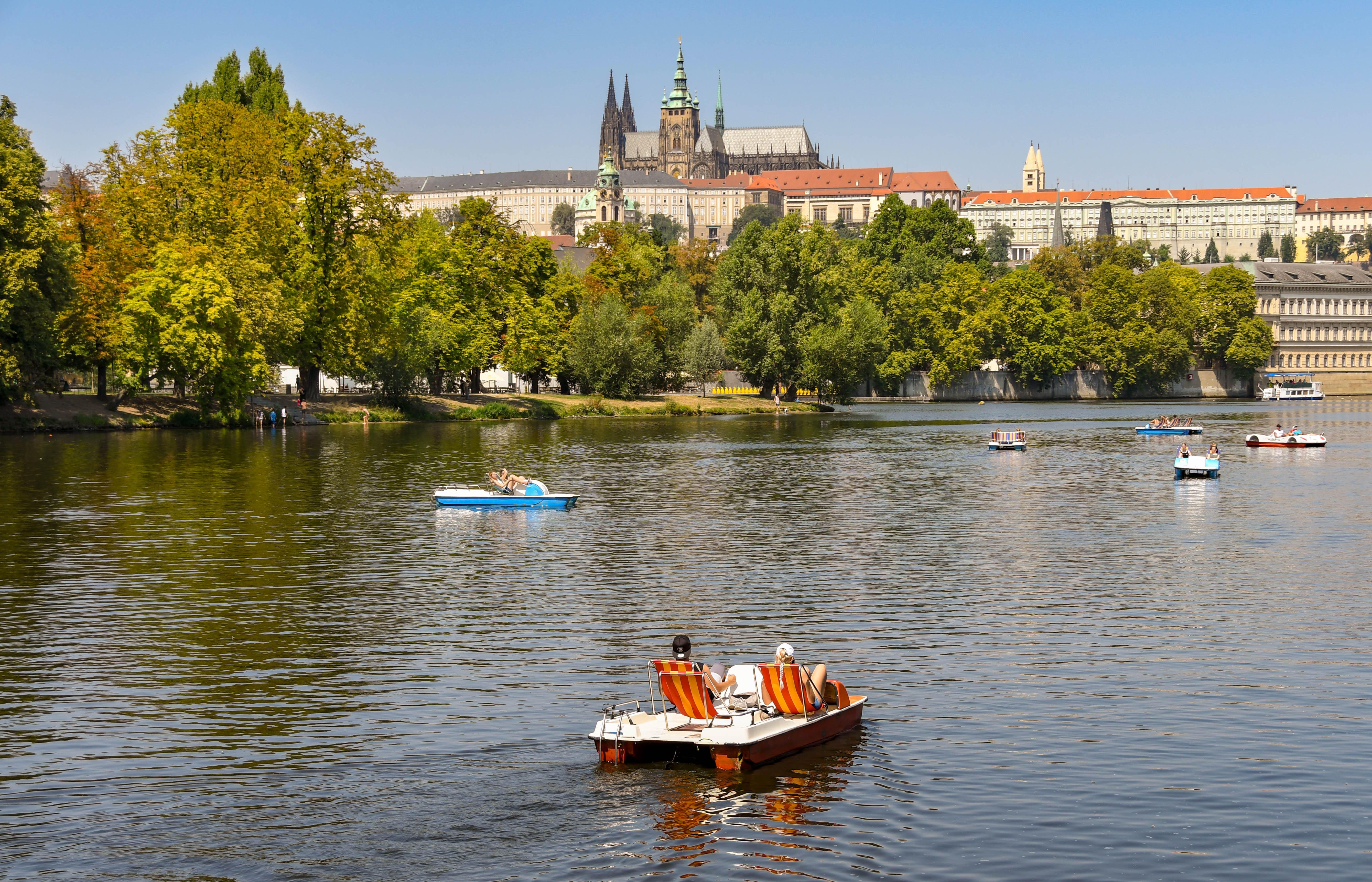 Flüge nach Tschechien in der Business Class ab 382 € SWOODOO