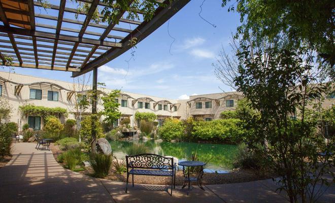 DoubleTree by Hilton Hotel & Spa Napa Valley - American Cany
