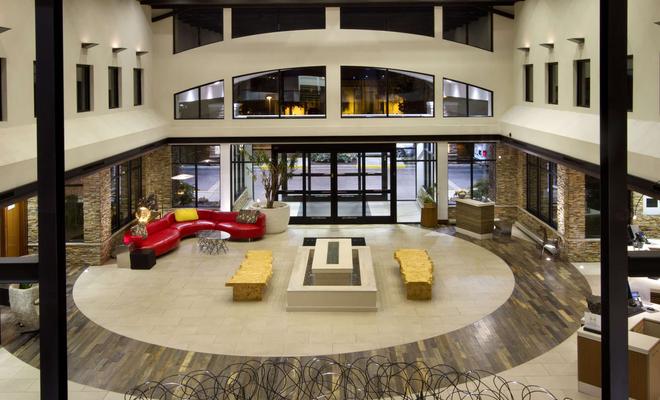 Embassy Suites Detroit Metro Airport