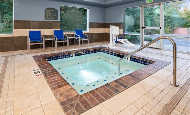 Holiday Inn Express Hotel & Suites Marysville