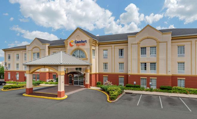 Comfort Suites