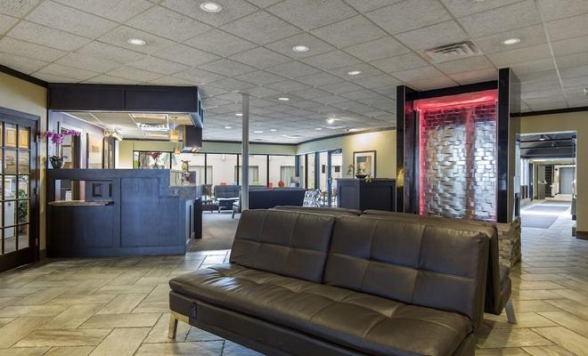 Lamplighter Inn & Suites - South