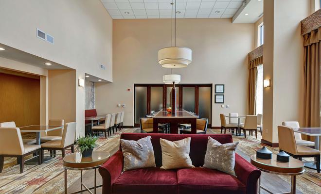 Hampton Inn and Suites Peoria at Grand Prairie, IL