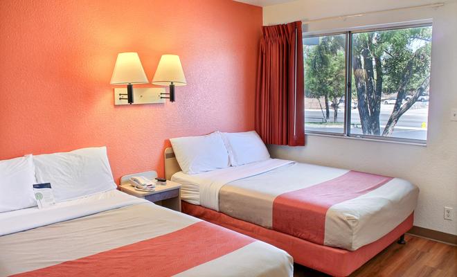 Motel 6 Atascadero