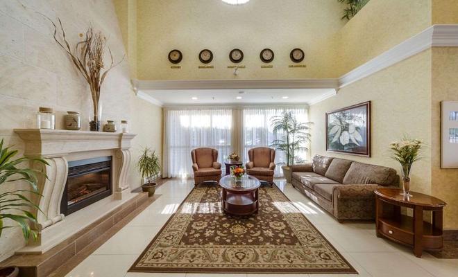 Monte Carlo Inn Barrie Suites