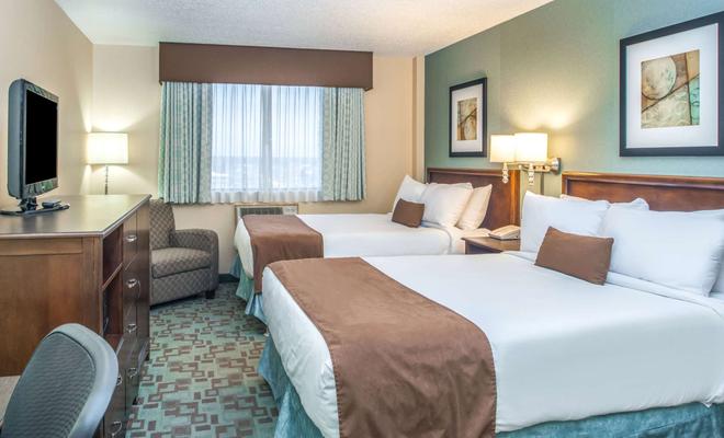 Ramada Hotel and Golf Dome - Saskatoon