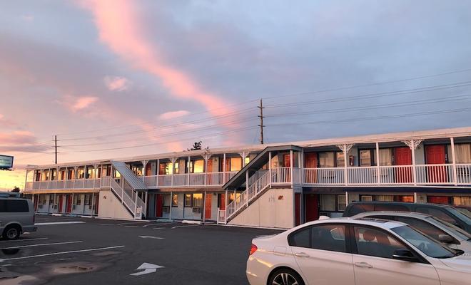New Sea Breeze Motel
