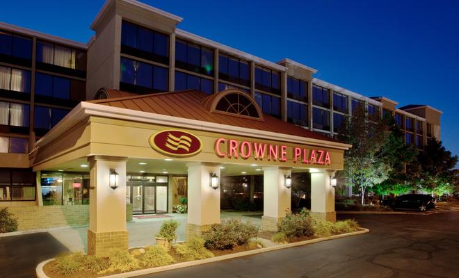 Crowne Plaza Cleveland Airport