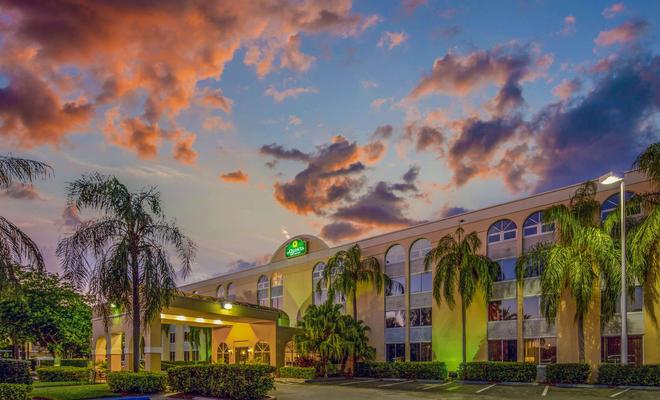 La Quinta Inn & Suites Miami Lakes