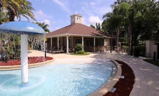 Lucaya Village Resort