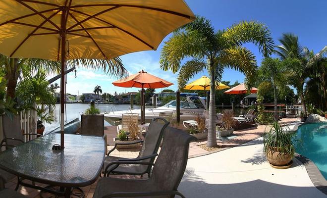 Manatee Bay Inn