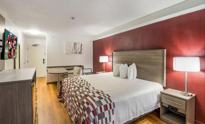 Motel 6 Rochester Airport