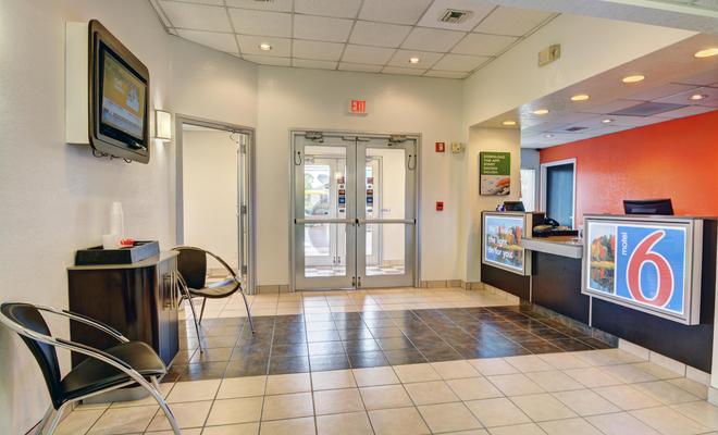 Motel 6 Providence East
