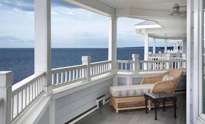 Madison Beach Hotel