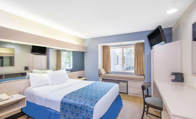 Microtel Inn and Suites by Wyndham Seneca Falls