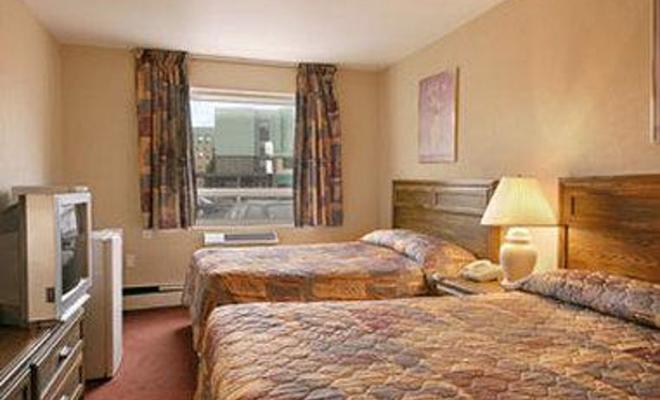 Super 8 Kingston