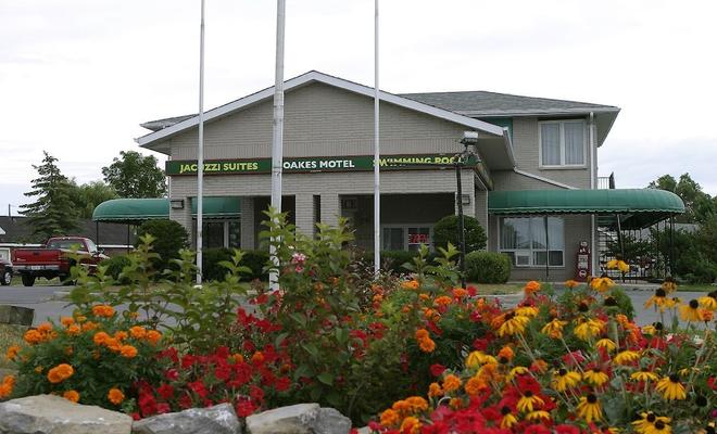 Seven Oakes Motel
