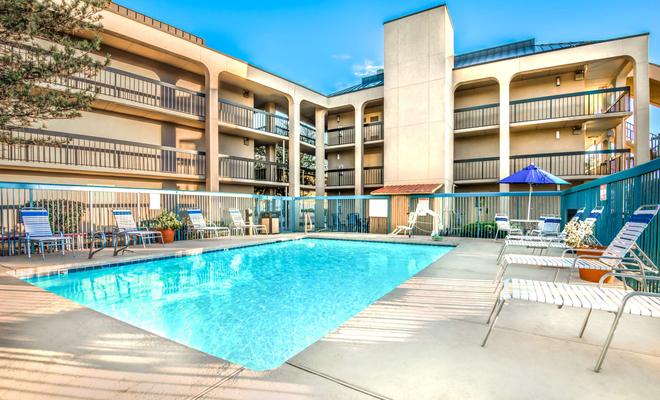 Baymont Inn And Suites Albuquerque
