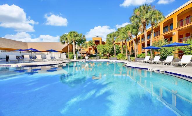 Quality Suites Universal South