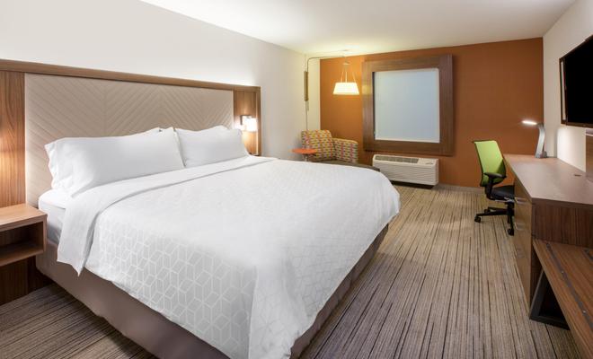 Holiday Inn Express Hotel & Suites Napa Valley-American Canyon