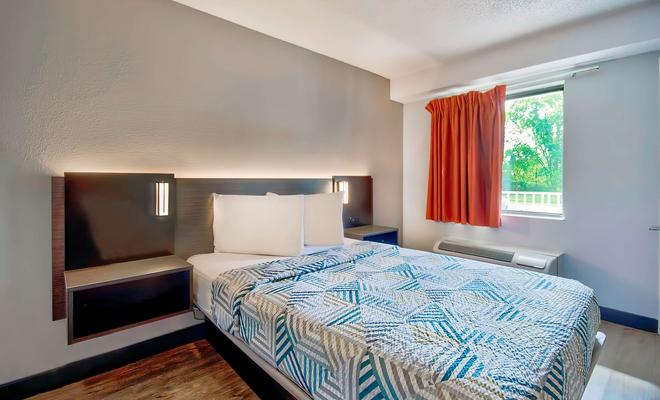 Motel 6 Detroit - East Warren