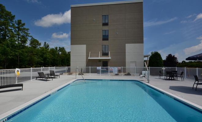 Holiday Inn Express Hotel & Suites Research Triangle Park