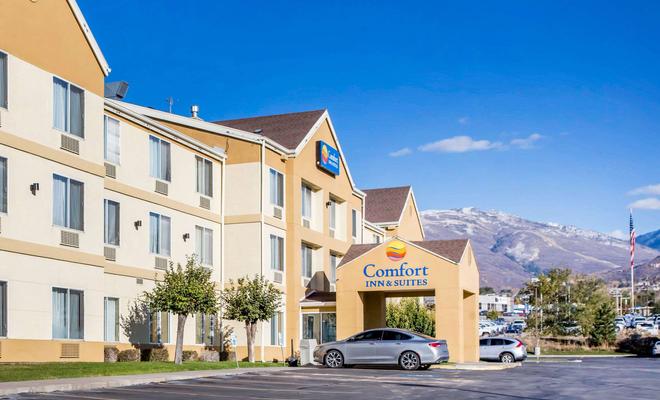 Comfort Inn & Suites North