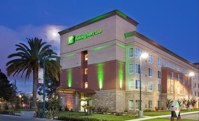 Holiday Inn Hotel & Suites Oakland - Airport