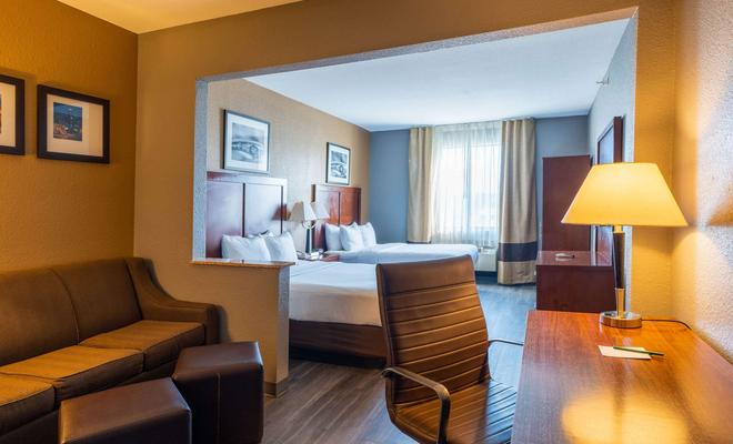 Comfort Suites Northeast