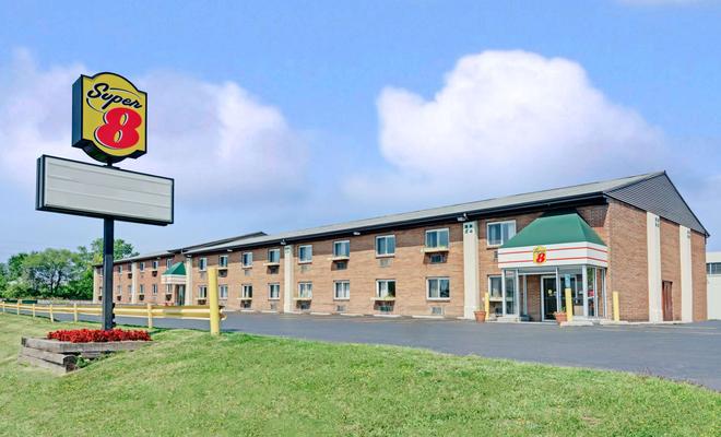 Super 8 Kenmore/Buffalo/Niagara Falls Area