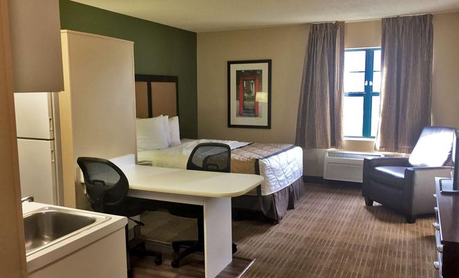 Extended Stay America Toledo - Holland