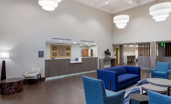 Comfort Inn & Suites