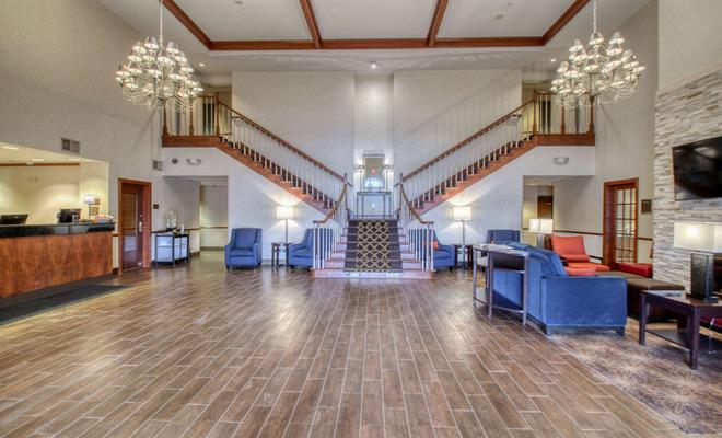 Comfort Suites Milwaukee Airport