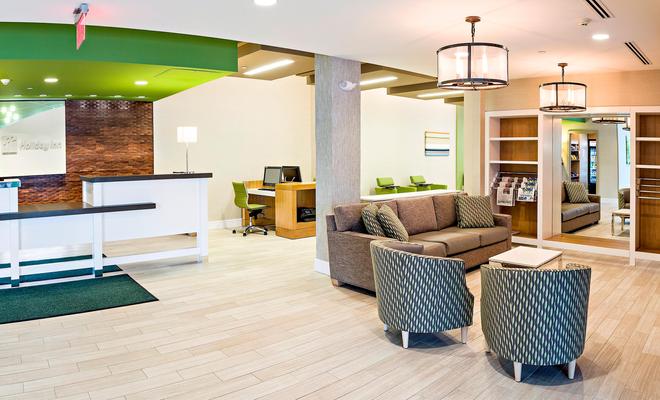 Holiday Inn Salem (I-93 AT Exit 2)