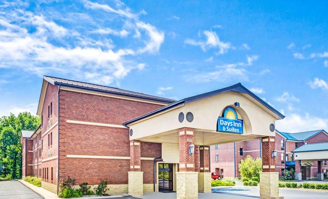 Days Inn And Suites Jeffersonville IN