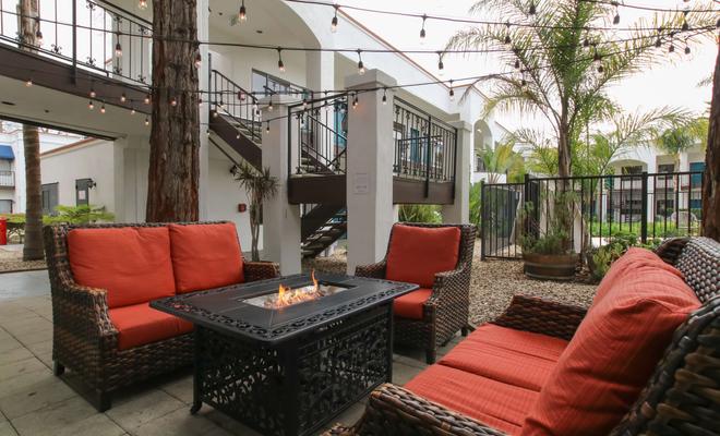 Oxford Suites Pismo Beach