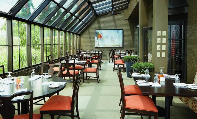 Ethan Allen Hotel