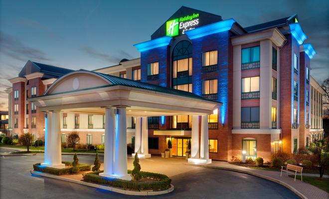 Holiday Inn Express Hotel & Suites Warwick-Providence (Airport)