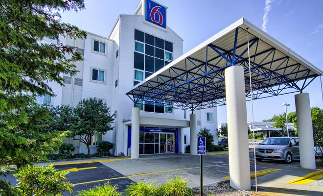 Motel 6 Portsmouth NH