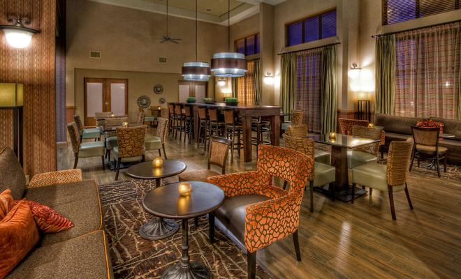 Hampton Inn & Suites Kalamazoo-Oshtemo
