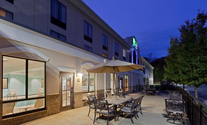 Holiday Inn Express Hotel & Suites Winchester