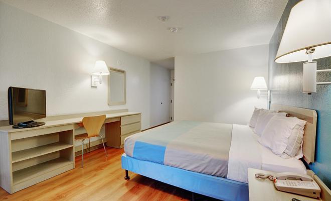 Motel 6 Newport, RI