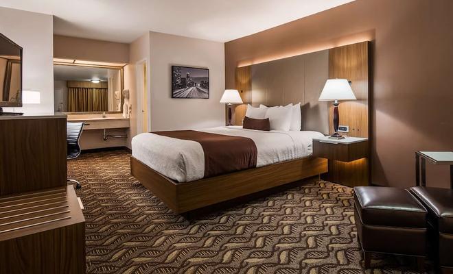 Best Western Airport Plaza Inn