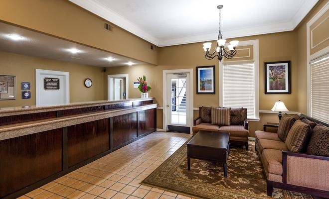 Best Western Lakewood Motor Inn