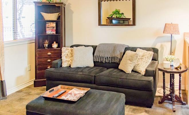Vineyard Court Designer Suites Hotel