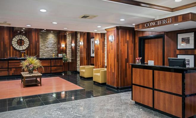 Crowne Plaza Newark Airport