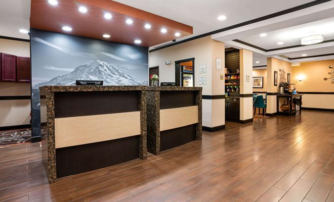 La Quinta Inn & Suites Auburn