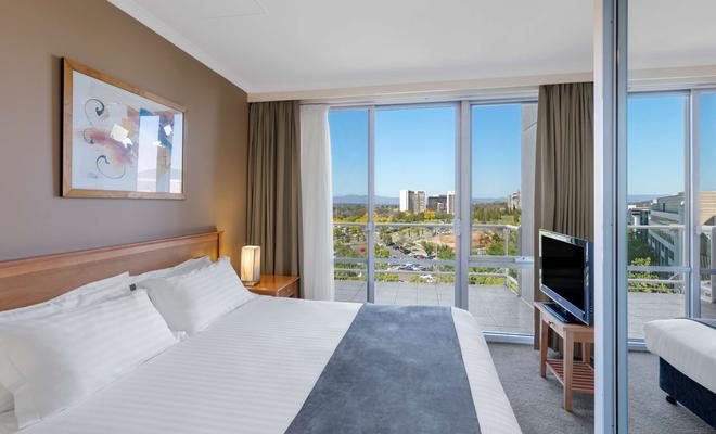 Waldorf Apartment Hotel Canberra