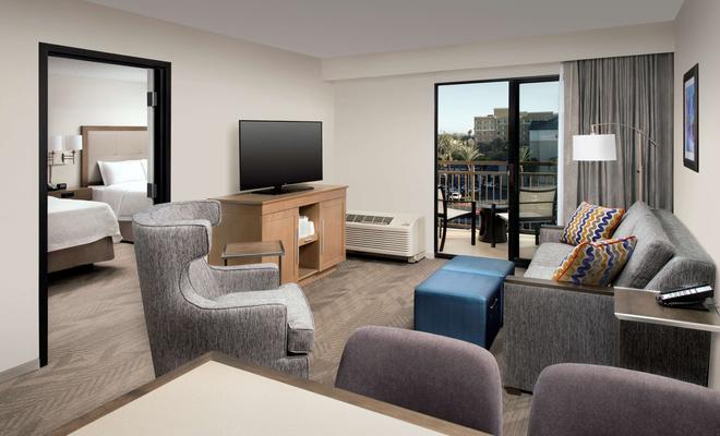 Hampton Inn & Suites Los Angeles/Anaheim-Garden Grove